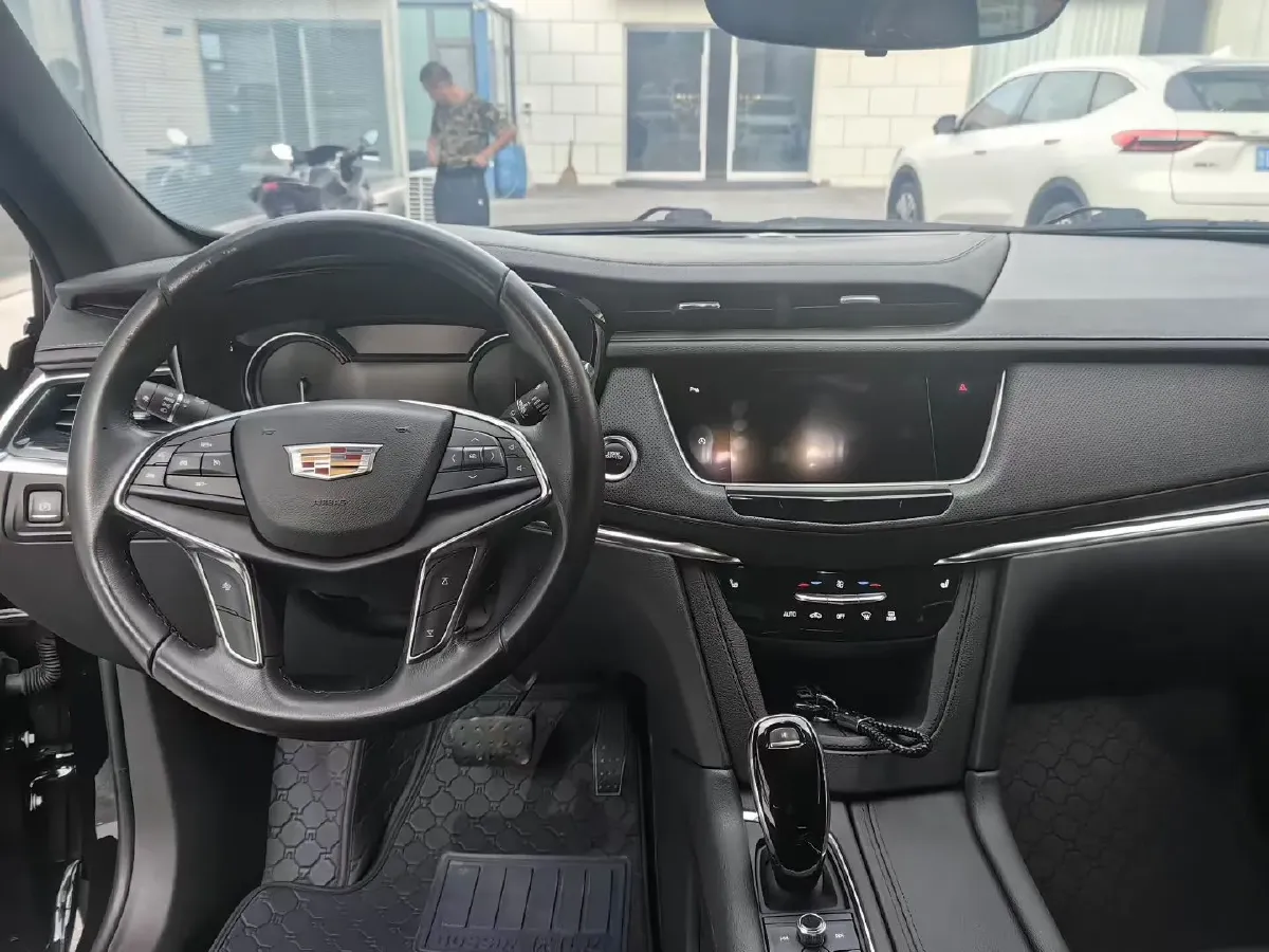2020 Cadillac XT5 2.0T 237HP L4 9AT,autocango,china used car exporter,china ev exporter,chinese used car exporter,chinese used ev exporter