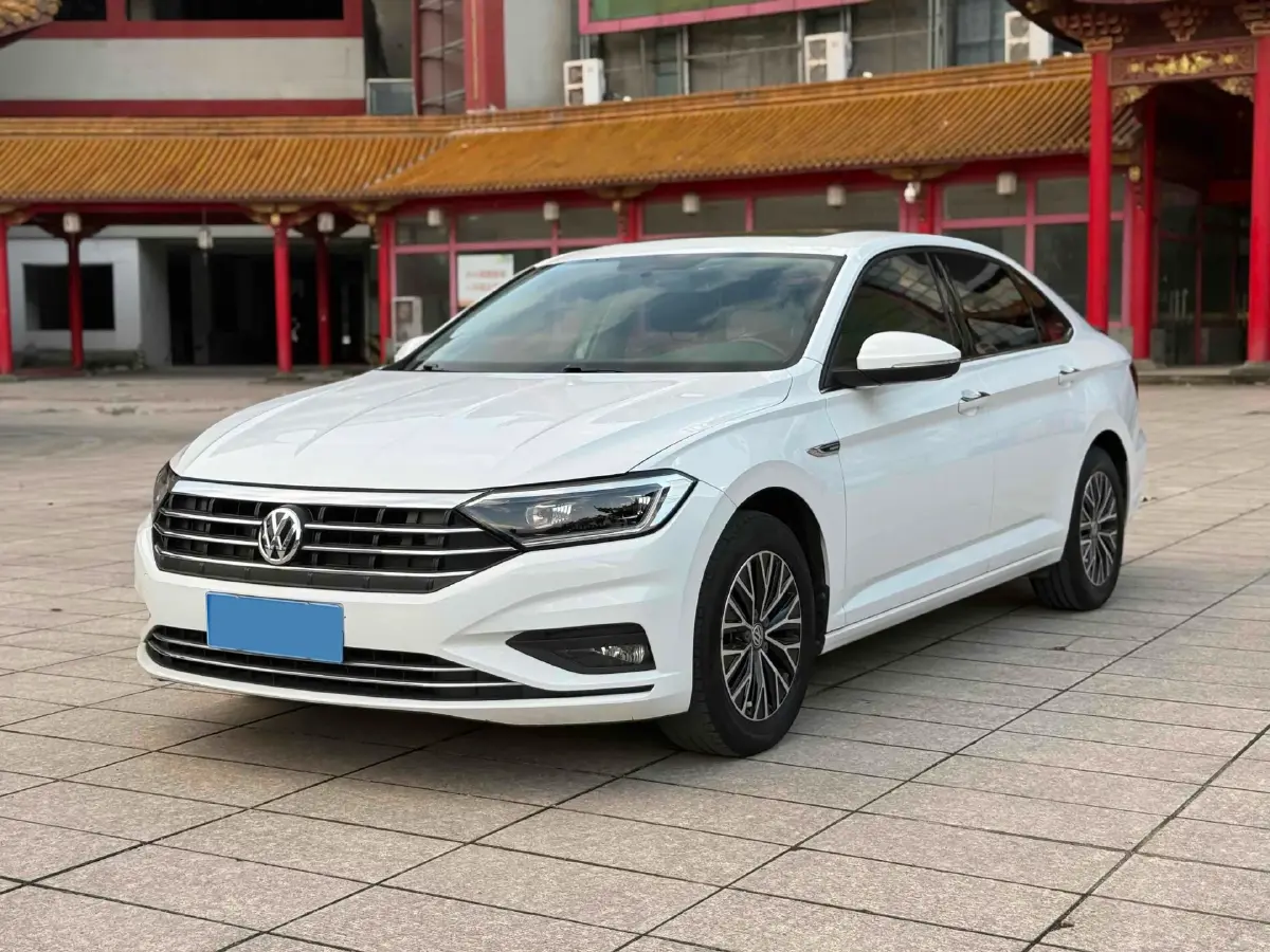 2021 Volkswagen Sagitar 1.2T 116HP L4 7DCT