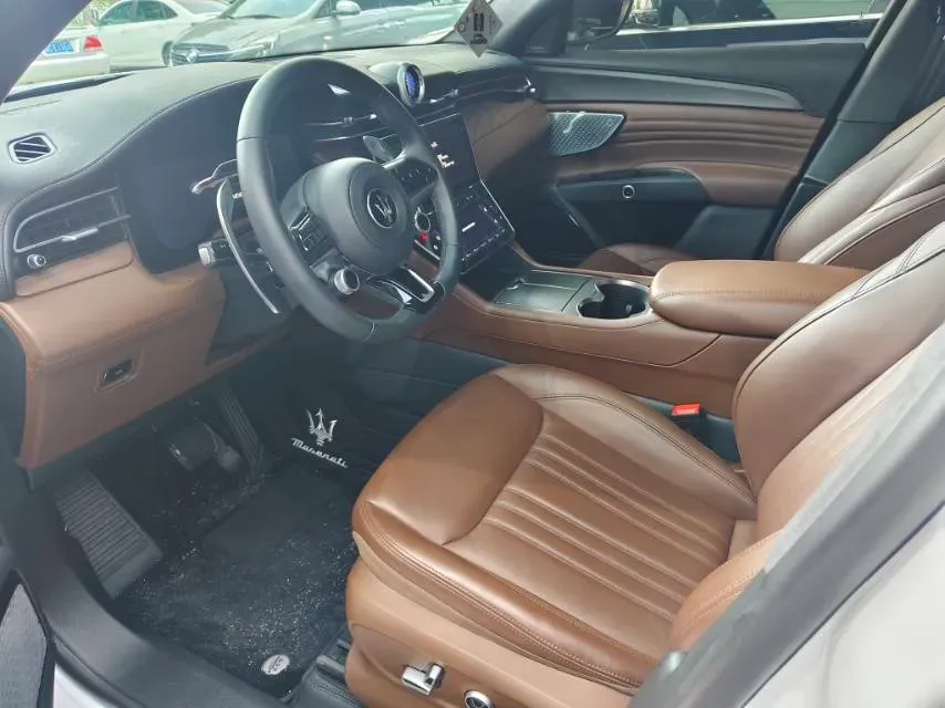 2023 Maserati Grecale 2.0T 300HP L4 8AT,autocango,china used car exporter,china ev exporter,chinese used car exporter,chinese used ev exporter