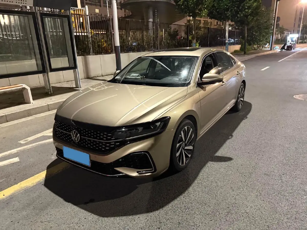 2022 Volkswagen Passat 2.0T 186HP L4 7DCT