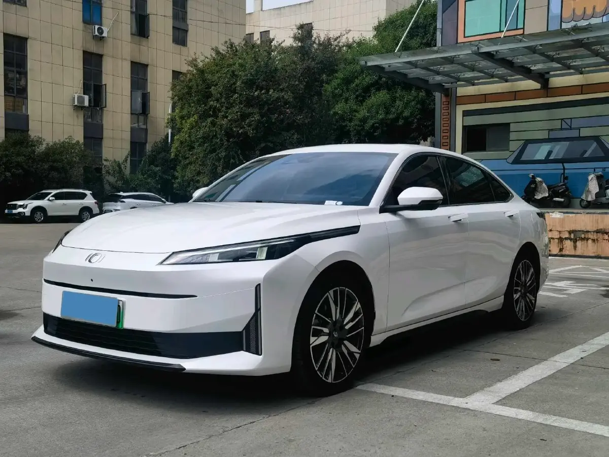2024 ChangAn QiYuan A05 1.5L 110HP L4 E-CVT PHEV 18.99KWH