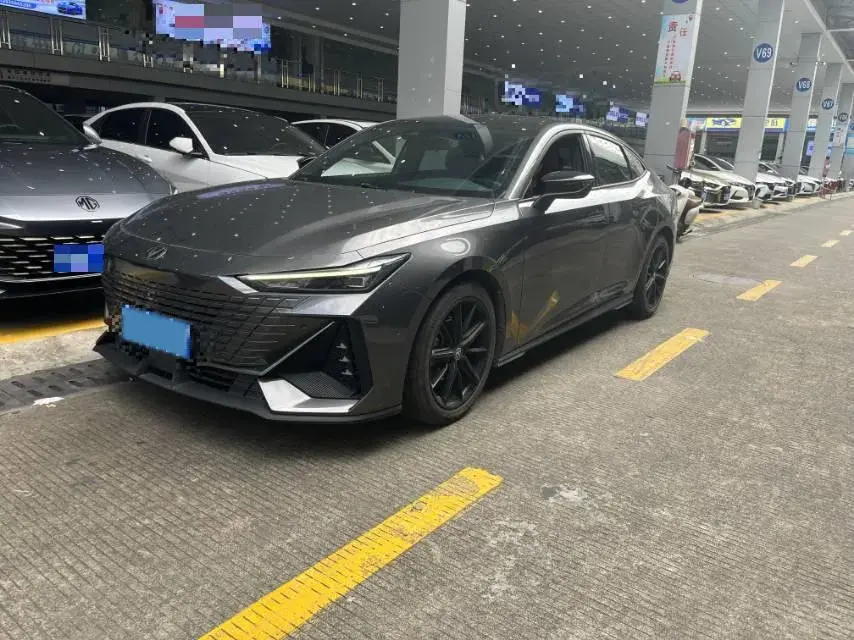 2022 ChangAn UNI-V 1.5T 188HP L4 7DCT