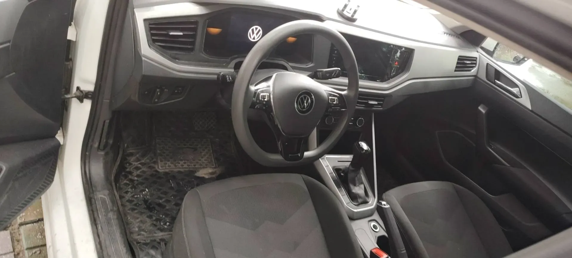 2023 Volkswagen Polo 1.5L 113HP L4 6AT,autocango,china used car exporter,china ev exporter,chinese used car exporter,chinese used ev exporter