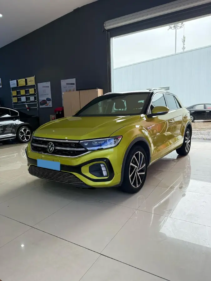 2023 Volkswagen T-Roc 1.5T 160HP L4 7DCT