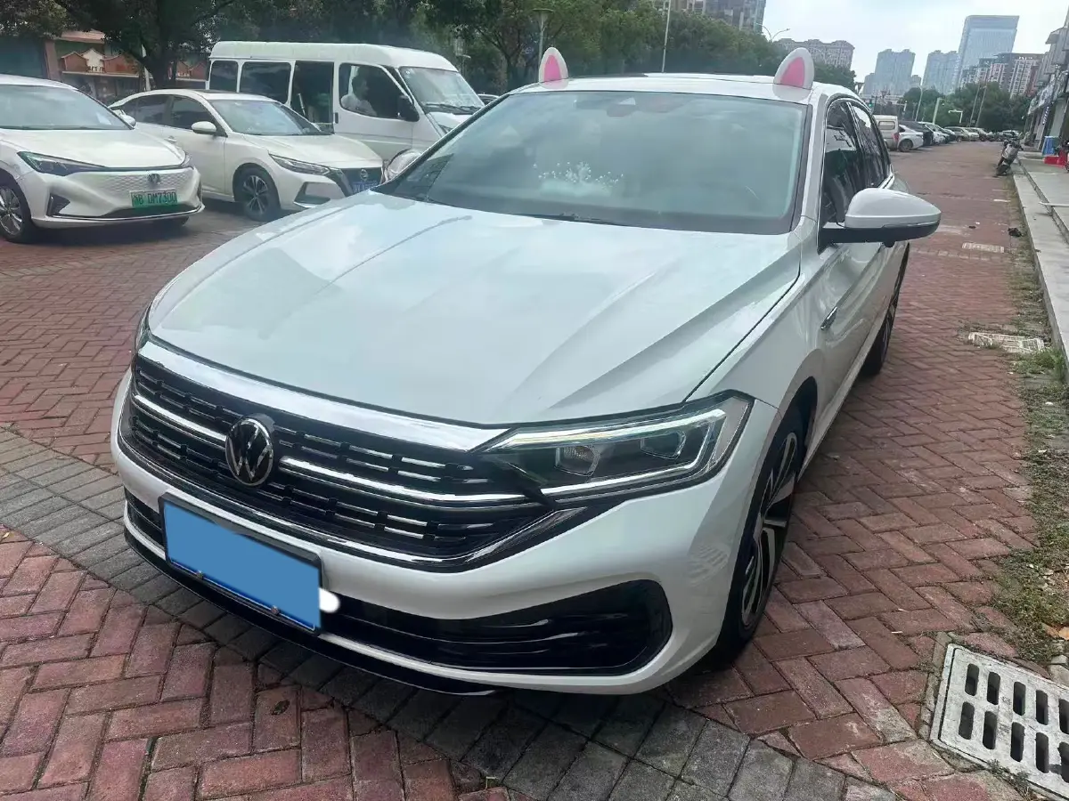 2023 Volkswagen Sagitar 1.5T 160HP L4 7DCT