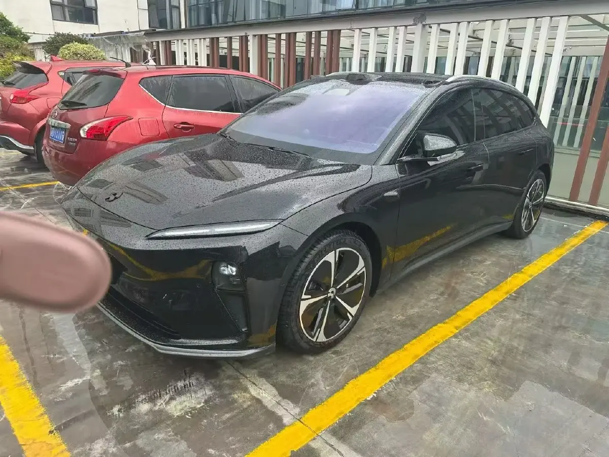 2024 NIO ET5T BEV 75KWH