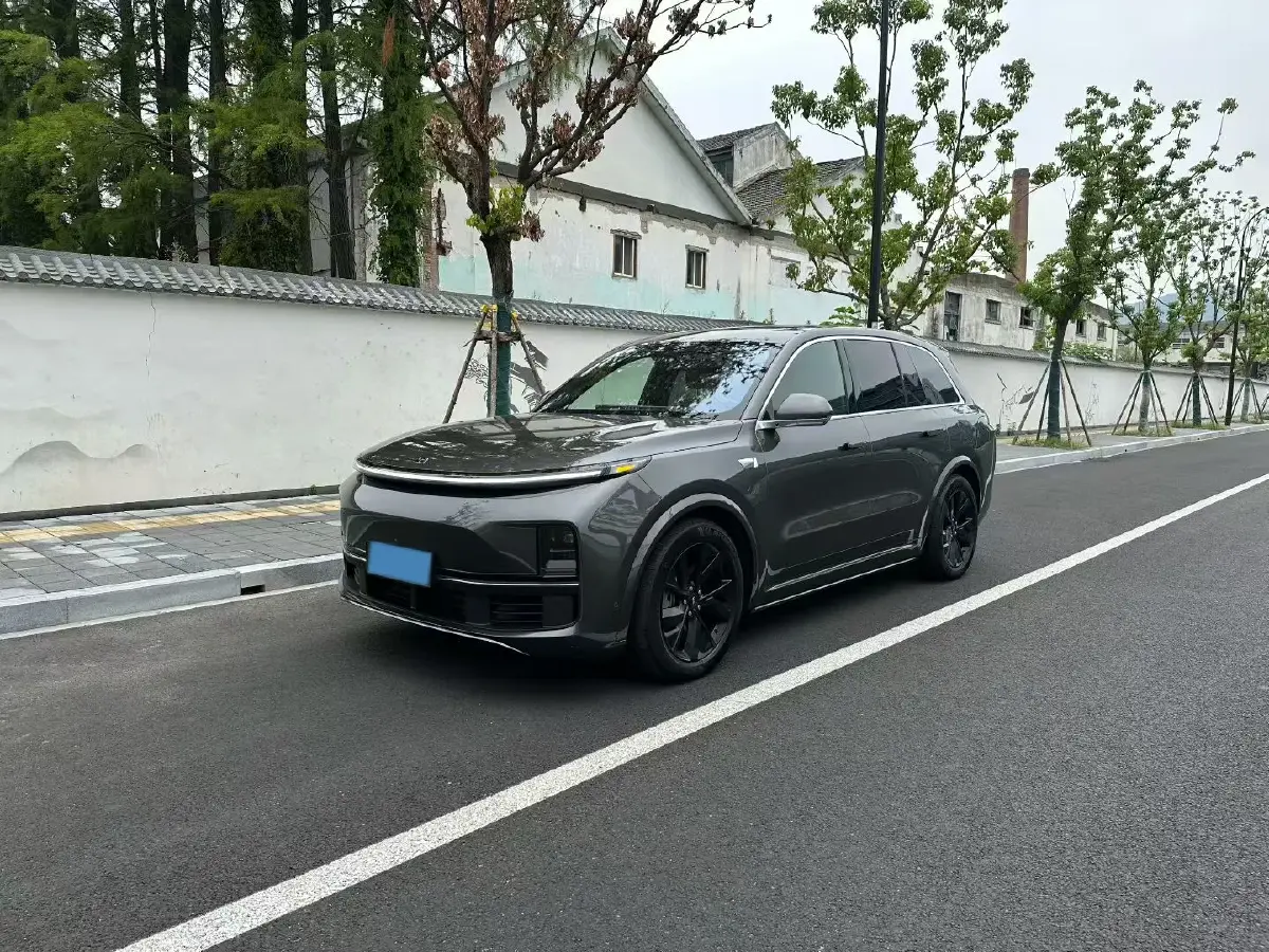 2023 Li L8 Range Extended 154HP REEV 40.9KWH