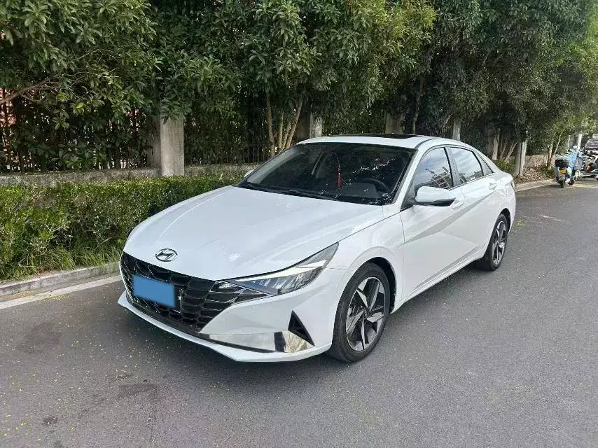 2022 Hyundai Elantra 1.5L 115HP L4 CVT