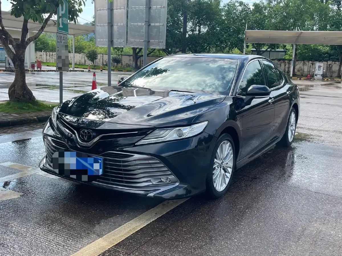 2019 Toyota Camry 2.5L 209HP L4 8AT