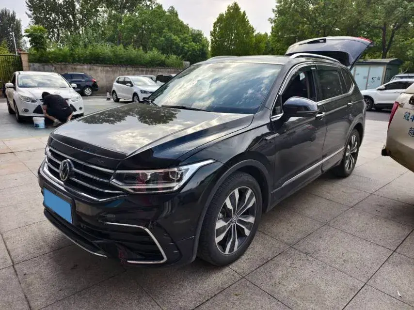 2023 Volkswagen Tiguan L 2.0T 186HP L4 7DCT