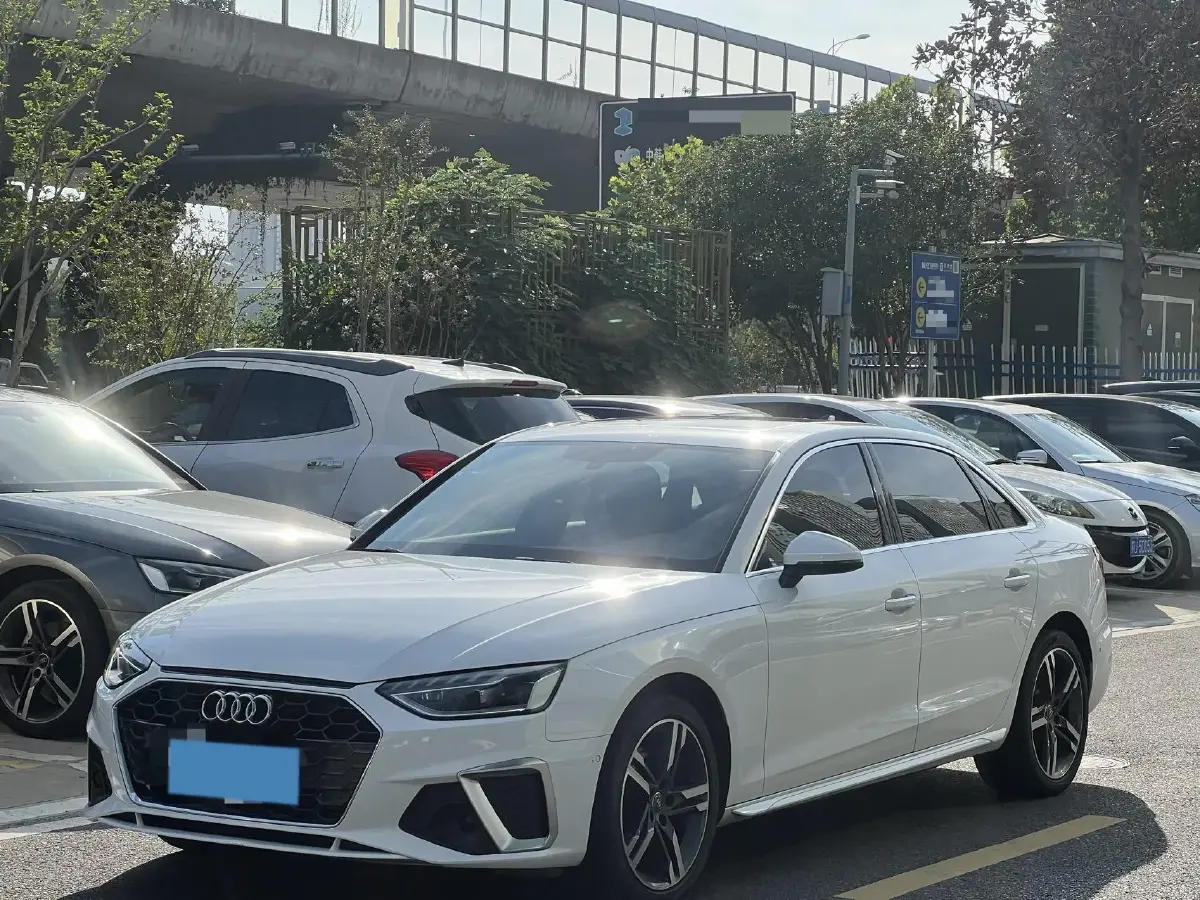 2020 Audi A4L 2.0T 150HP L4 7DCT