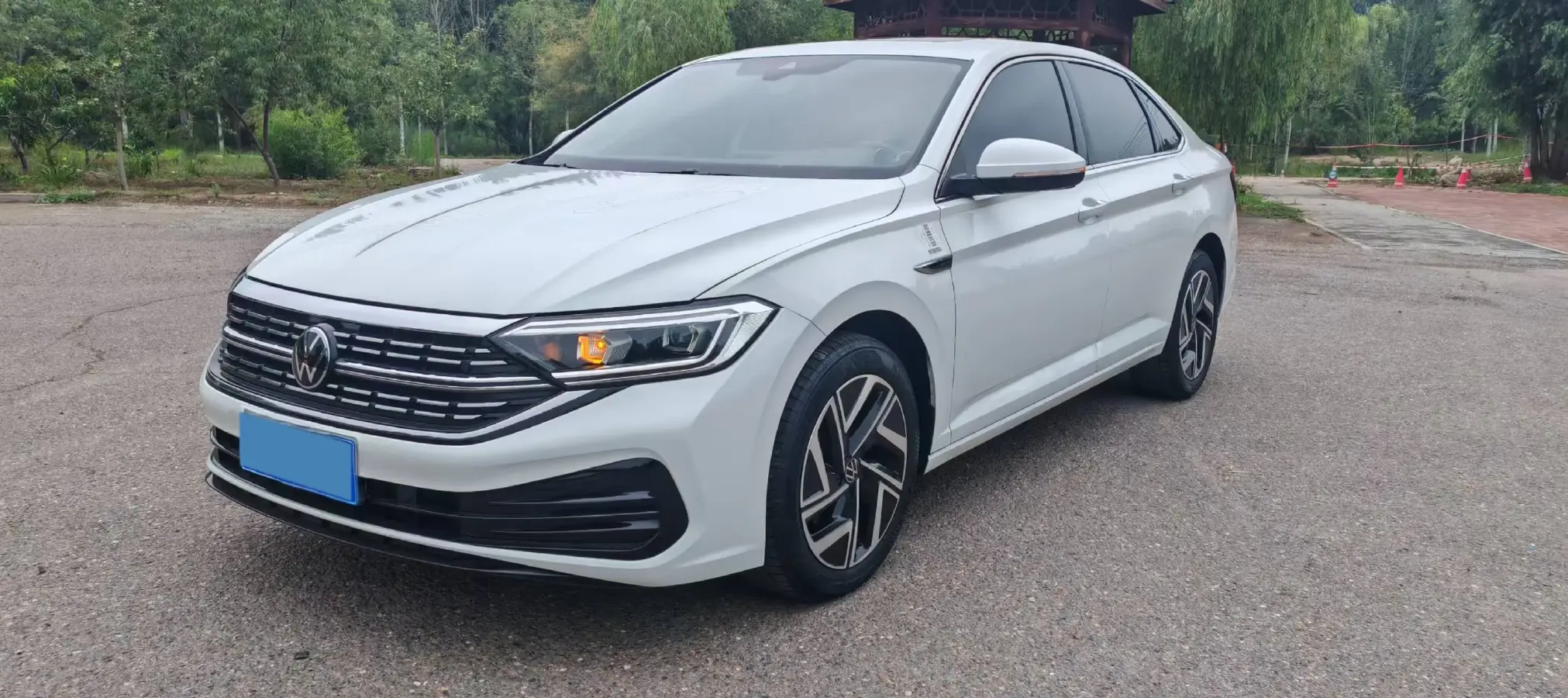 2023 Volkswagen Sagitar 1.5T 160HP L4 7DCT