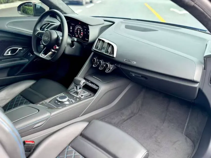 2021 Audi R8 5.2L 620HP V10 7DCT,autocango,china used car exporter,china ev exporter,chinese used car exporter,chinese used ev exporter