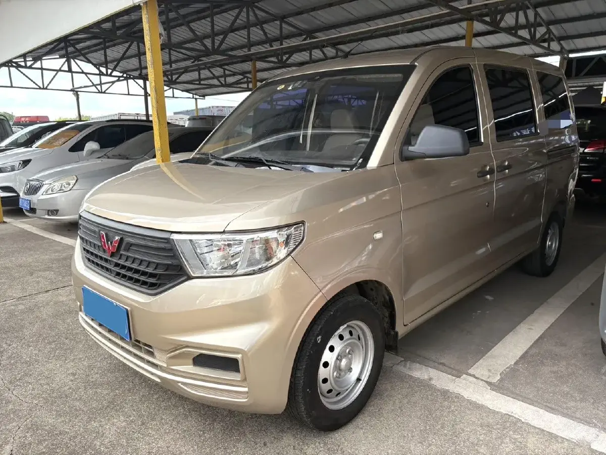 2022 WuLing HongGuang V 1.5L 99HP L4 6MT