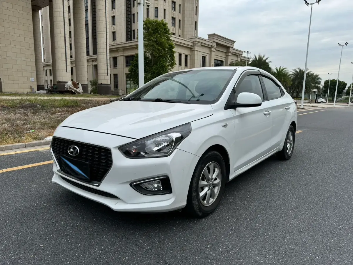 2017 Hyundai Reina 1.4L 95HP L4 4AT