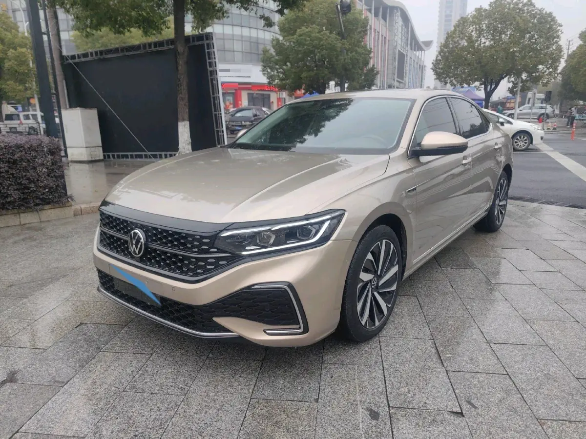 2022 Volkswagen Passat 2.0T 186HP L4 7DCT