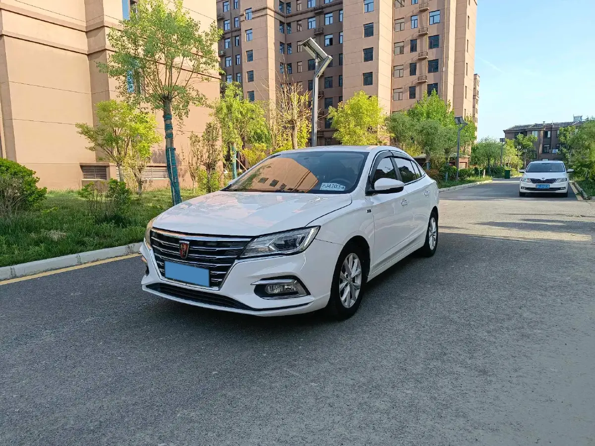 2019 Roewe i5 1.5L 120HP L4 CVT