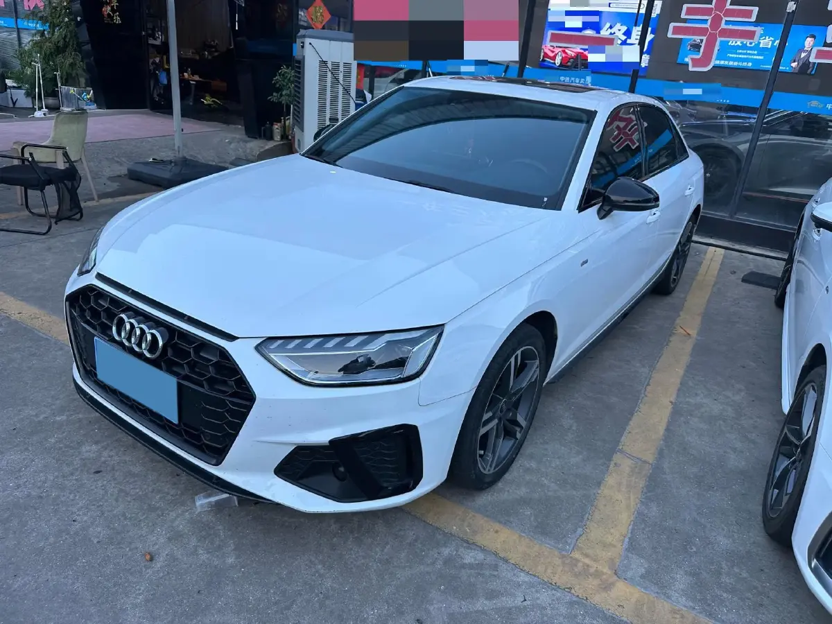 2022 Audi A4L 2.0T 190HP L4 7DCT