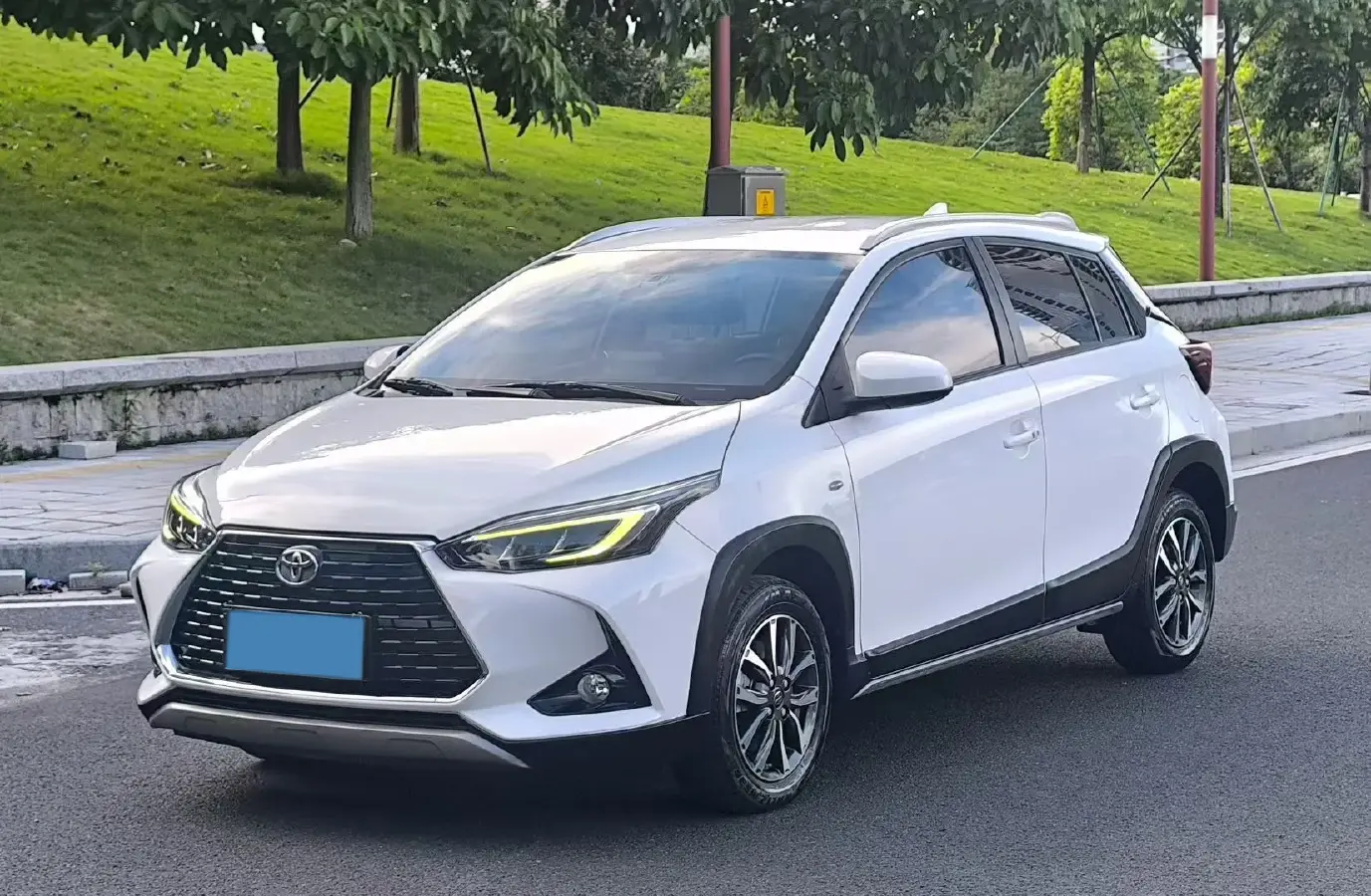2022 Toyota Yaris L 1.5L 112HP L4 CVT