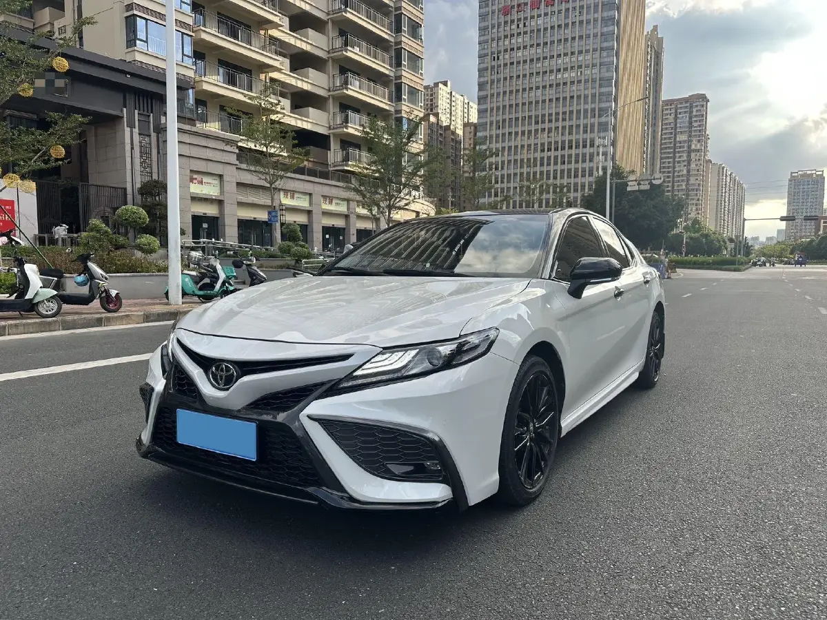 2021 Toyota Camry 2.5L 209HP L4 8AT