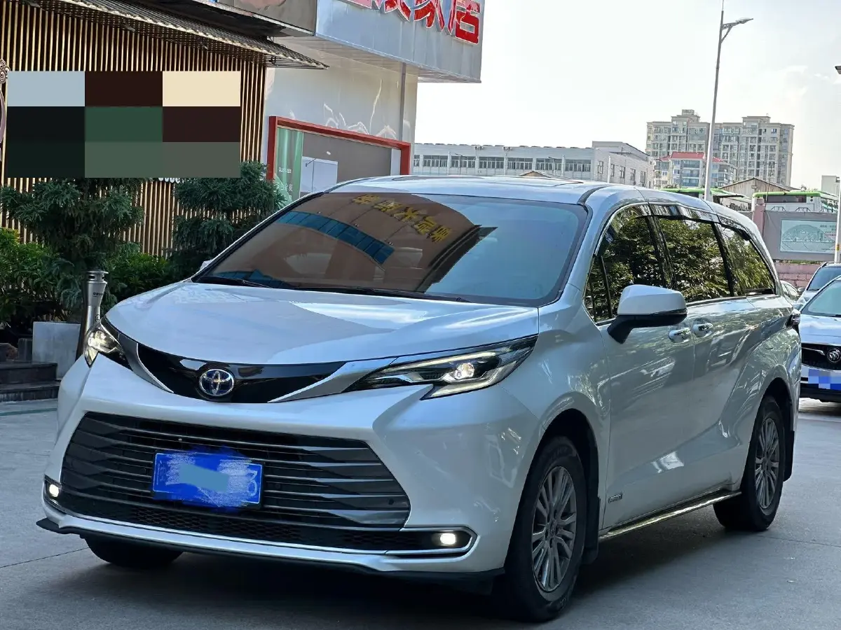 2021 Toyota Sienna 2.5L 192HP L4 E-CVT Hybrid