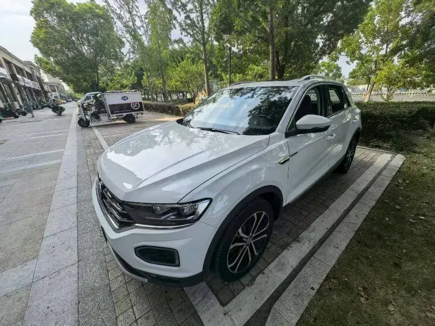 2019 Volkswagen T-Roc 1.4T 150HP L4 7DCT