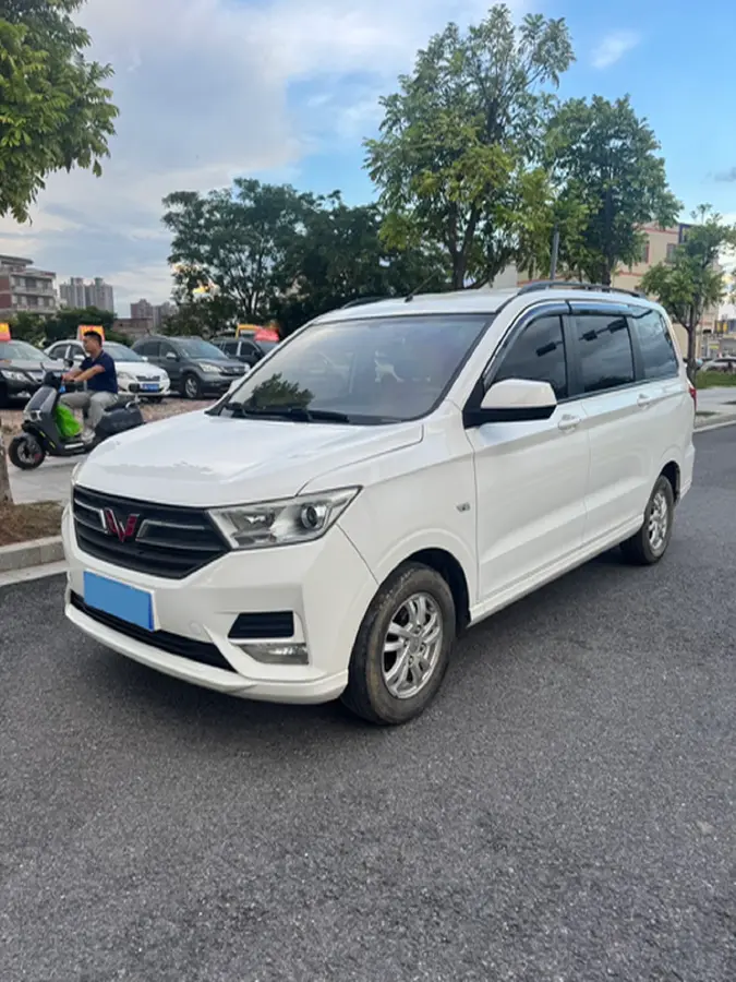 2019 WuLing HongGuang Plus 1.5T 147HP L4 6MT
