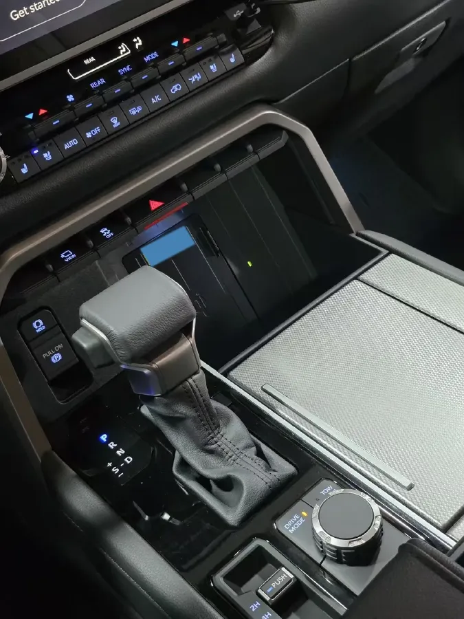 2003 Toyota Sequoia 4.7L 282HP V8 5AT,autocango,china used car exporter,china ev exporter,chinese used car exporter,chinese used ev exporter