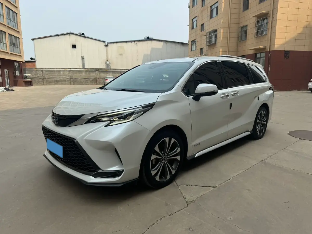 2023 Toyota Granvia 2.5L 189HP L4 E-CVT Hybrid