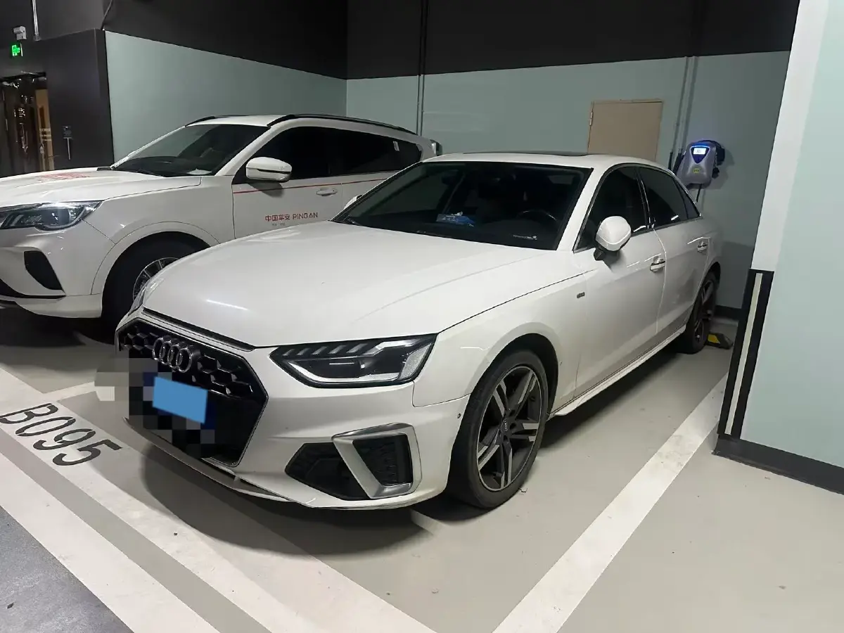 2022 Audi A4L 2.0T 190HP L4 7DCT