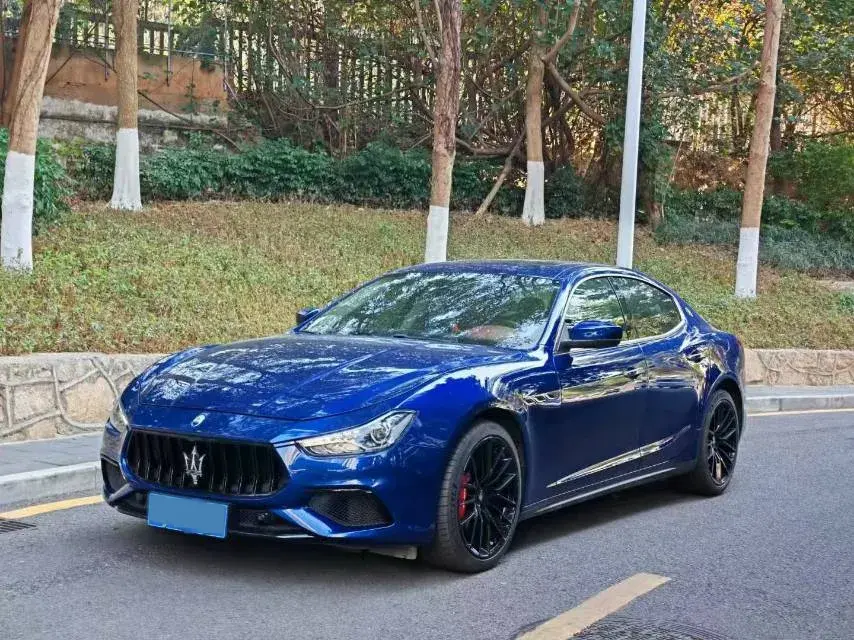 2021 Maserati Ghibli 2.0T 330HP L4 8AT