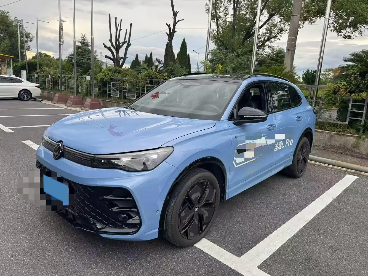 2024 Volkswagen Tiguan L 2.0T 220HP L4 7DCT