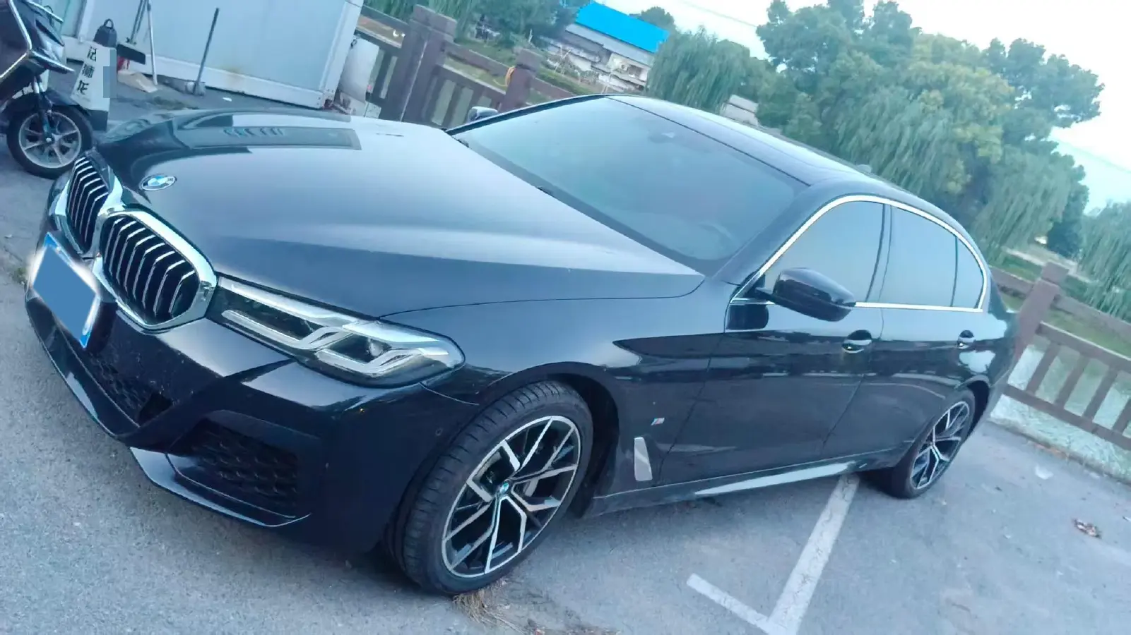 2022 BMW 5 Series 2.0T 252HP L4 8AT