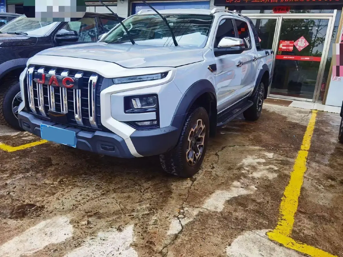 2023 JAC Hunter 2.0T 170HP L4 8AT