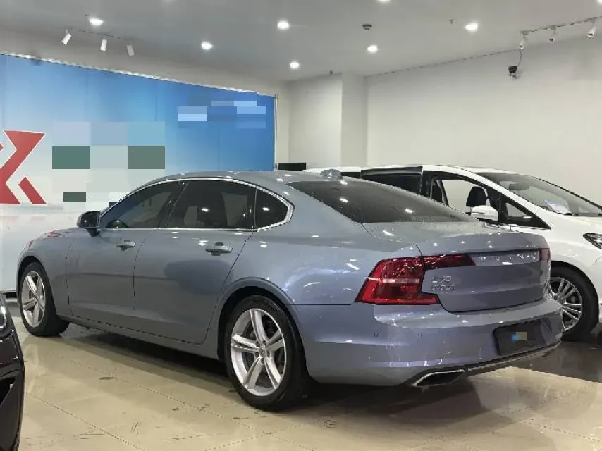2018 Volvo S90 2.0T 190HP L4 8AT,autocango,china used car exporter,china ev exporter,chinese used car exporter,chinese used ev exporter