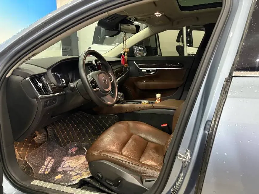 2018 Volvo S90 2.0T 190HP L4 8AT,autocango,china used car exporter,china ev exporter,chinese used car exporter,chinese used ev exporter