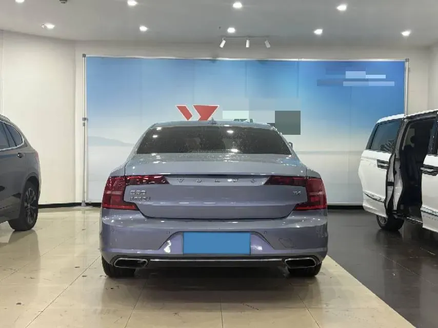 2018 Volvo S90 2.0T 190HP L4 8AT,autocango,china used car exporter,china ev exporter,chinese used car exporter,chinese used ev exporter