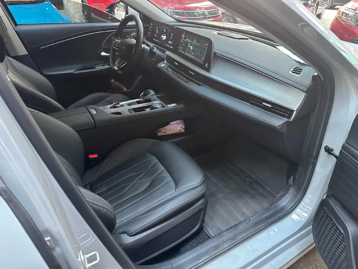 2025 Chery Arrizo 8 Pro 1.6T 197HP L4 7DCT,autocango,china used car exporter,china ev exporter,chinese used car exporter,chinese used ev exporter