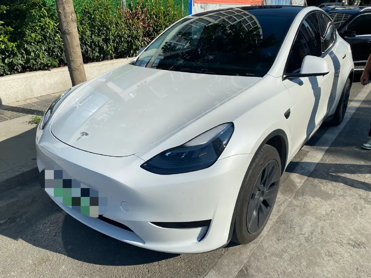 2024 Tesla Model Y BEV 60KWH