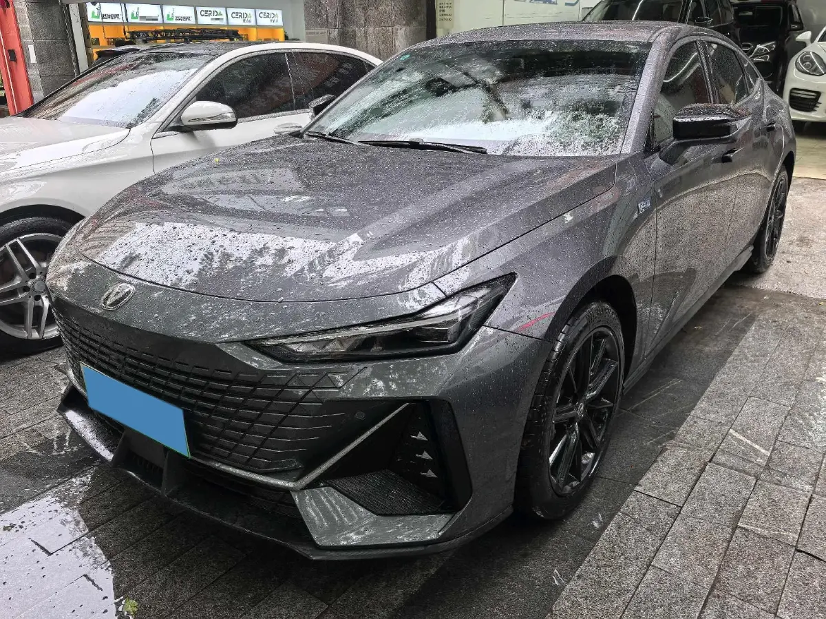 2023 ChangAn UNI-V iDD 1.5T 170HP L4 6TCT PHEV 18.4KWH