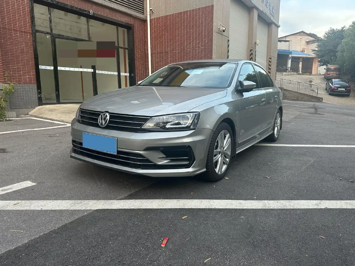 2018 Volkswagen Sagitar 1.4T 150HP L4 7DCT