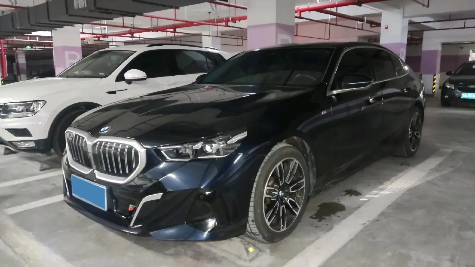 2024 BMW 5 Series 2.0T 190HP L4 8AT