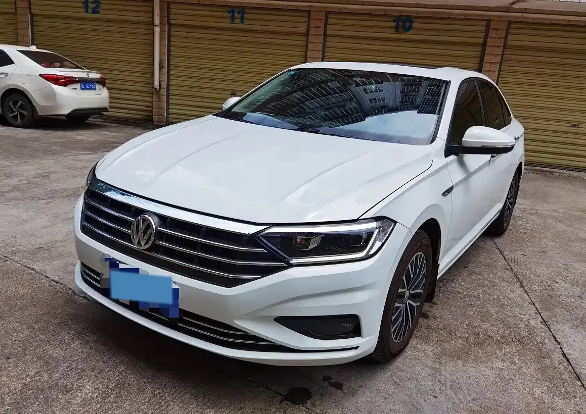 2021 Volkswagen Sagitar 1.2T 116HP L4 7DCT