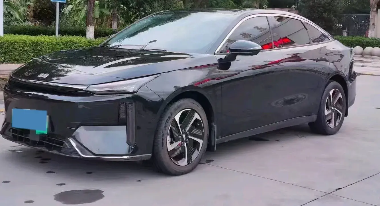 2024 Geely Galaxy L6 1.5T 163HP L4 3DHT PHEV