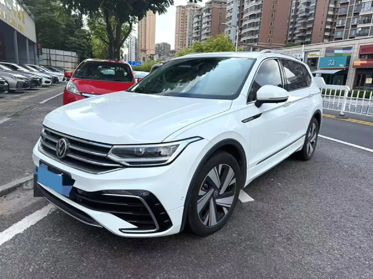 2023 Volkswagen Tiguan L 2.0T 186HP L4 7DCT