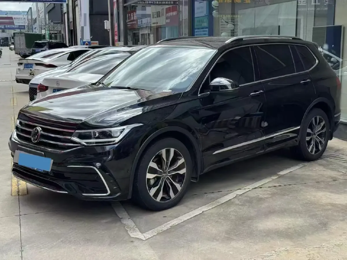 2024 Volkswagen Tiguan L 2.0T 186HP L4 7DCT,autocango,china used car exporter,china ev exporter,chinese used car exporter,chinese used ev exporter