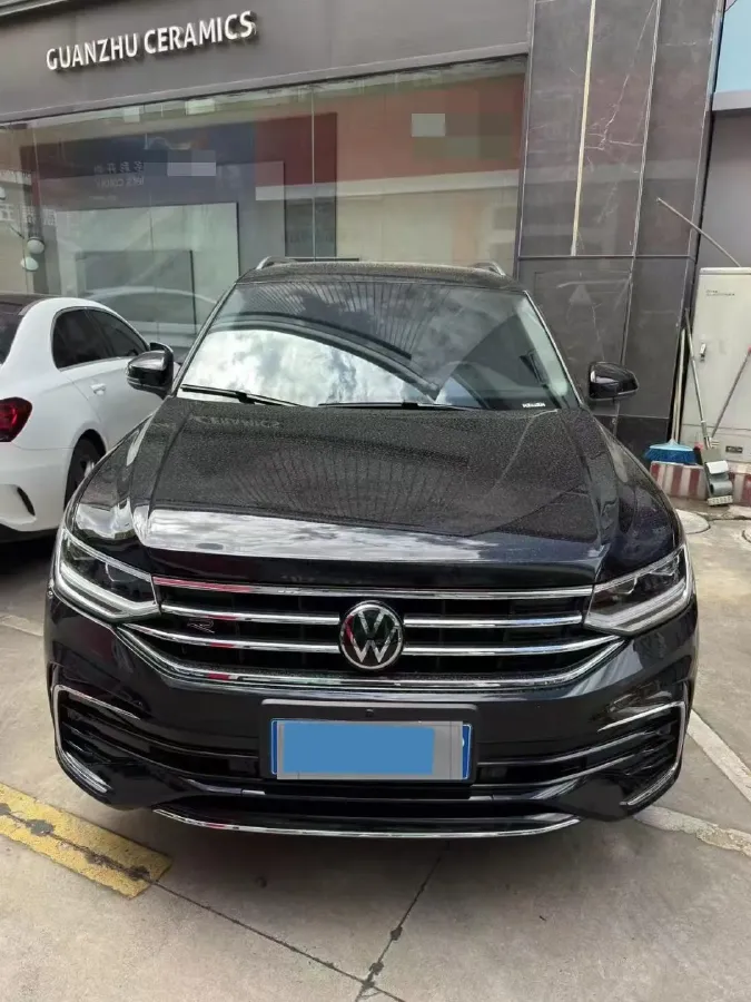 2024 Volkswagen Tiguan L 2.0T 186HP L4 7DCT,autocango,china used car exporter,china ev exporter,chinese used car exporter,chinese used ev exporter