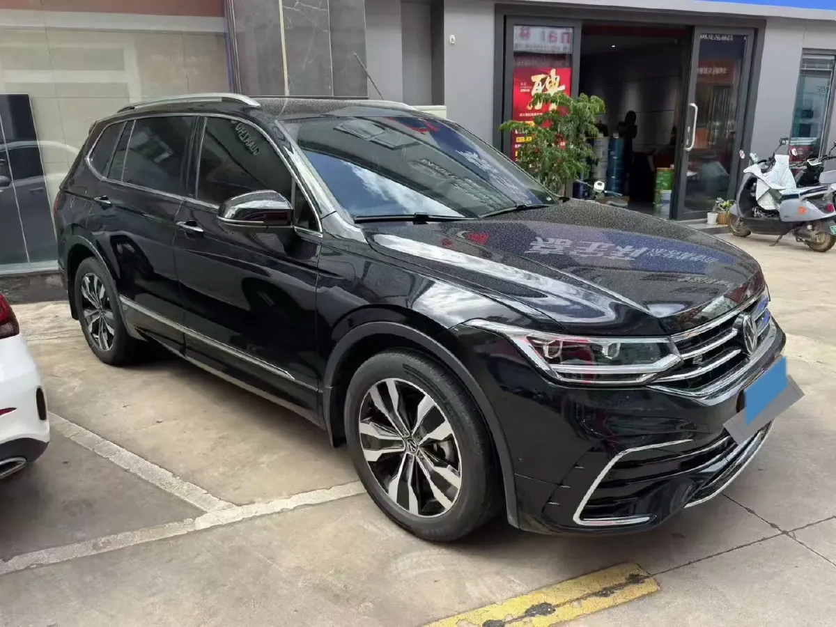 2024 Volkswagen Tiguan L 2.0T 186HP L4 7DCT,autocango,china used car exporter,china ev exporter,chinese used car exporter,chinese used ev exporter