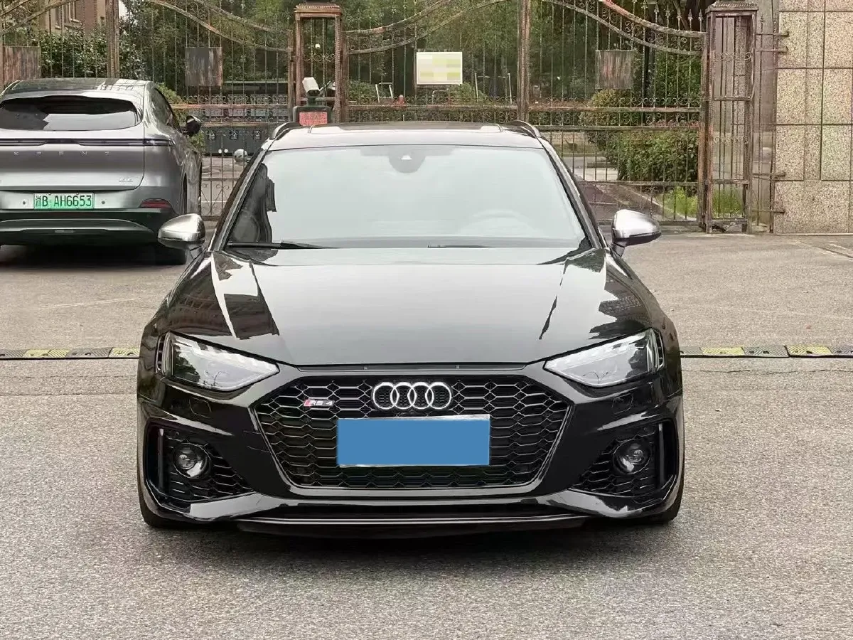 2023 Audi RS 4 2.9T 450HP V6 8AT,autocango,china used car exporter,china ev exporter,chinese used car exporter,chinese used ev exporter