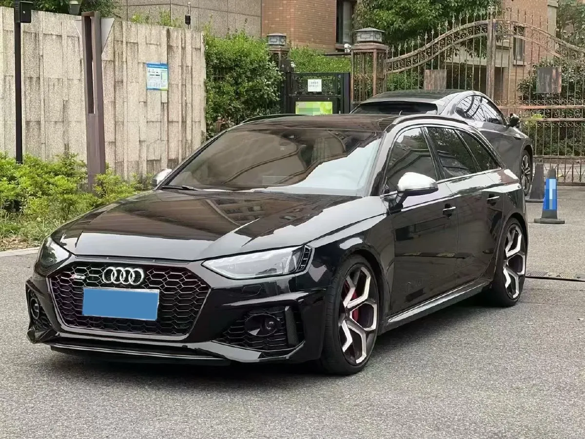 2023 Audi RS 4 2.9T 450HP V6 8AT,autocango,china used car exporter,china ev exporter,chinese used car exporter,chinese used ev exporter